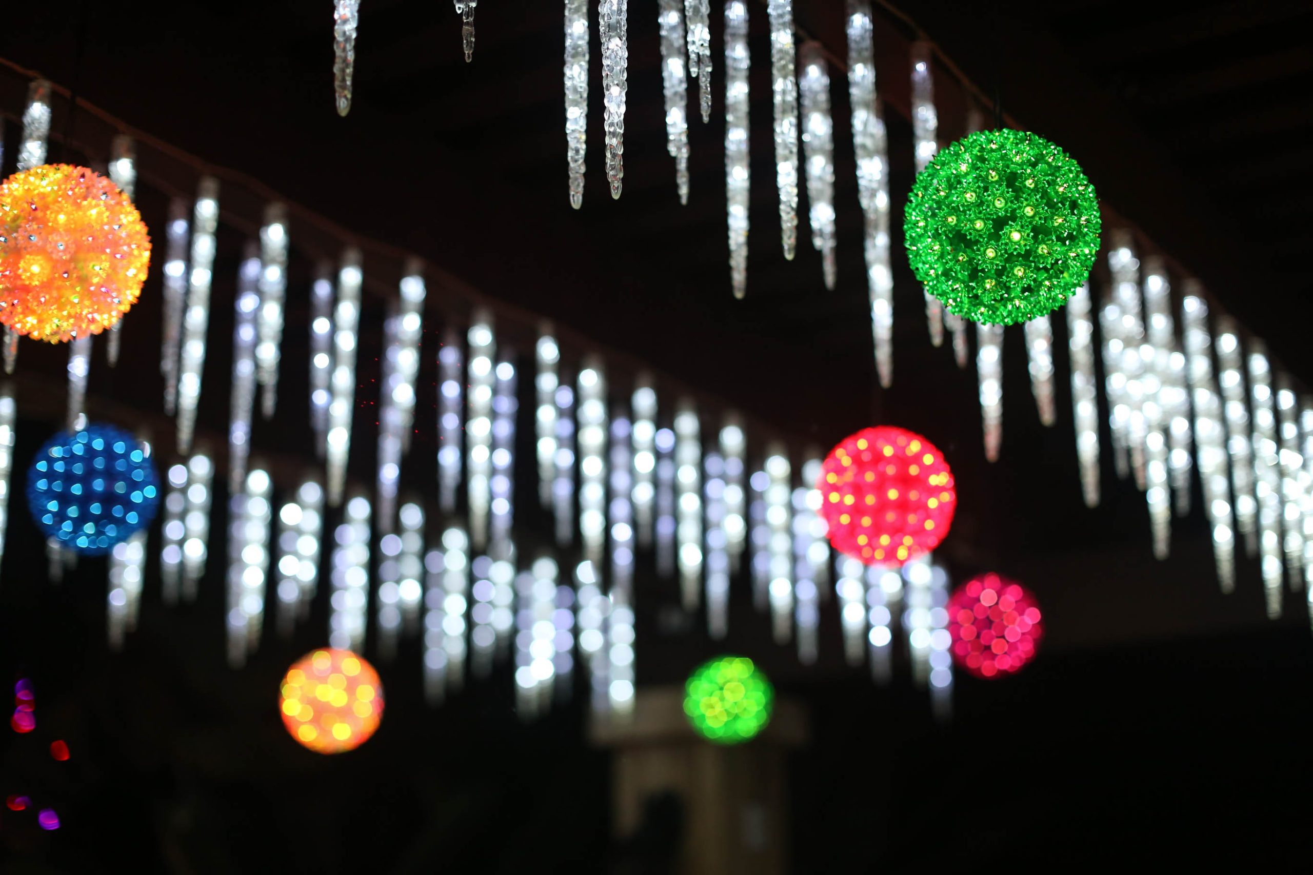holiday light installer